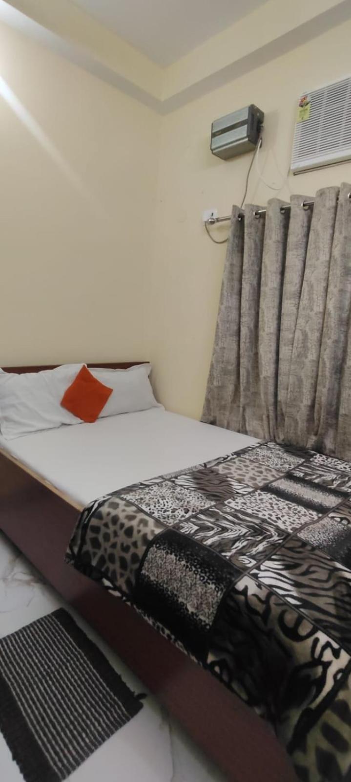 Jpm Guest House Váránaszi Kültér fotó