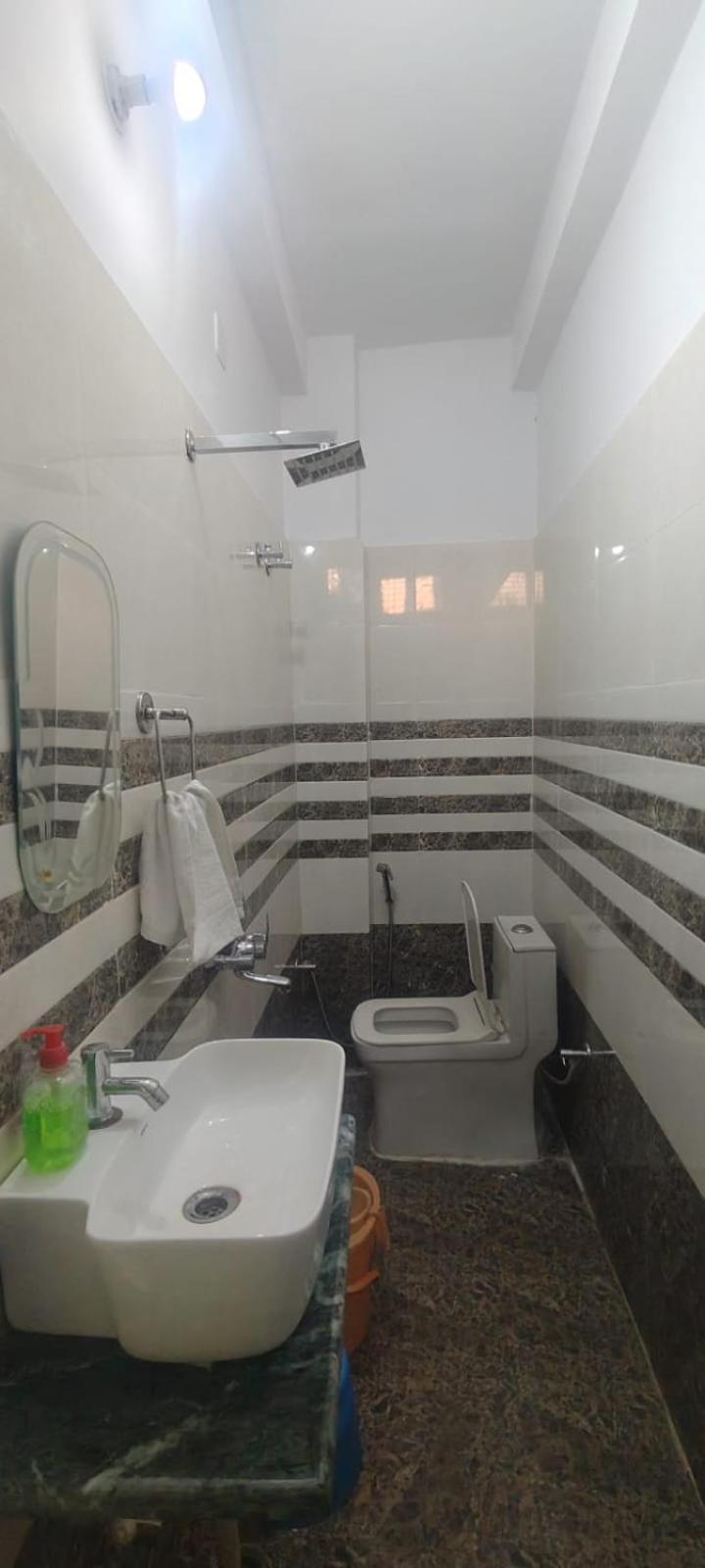 Jpm Guest House Váránaszi Kültér fotó