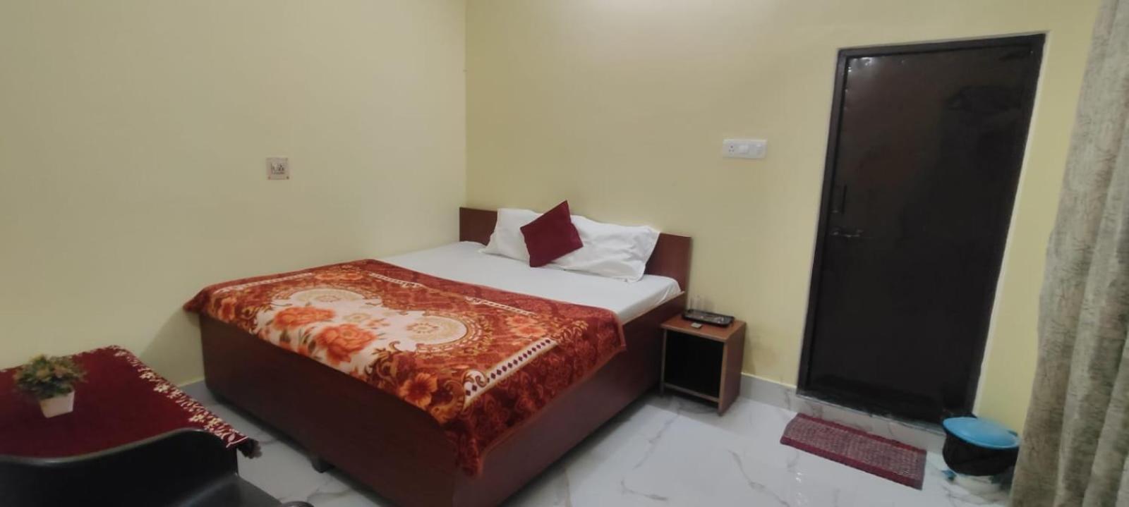 Jpm Guest House Váránaszi Kültér fotó