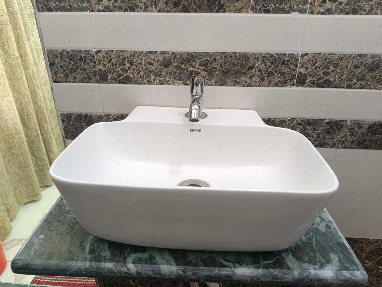 Jpm Guest House Váránaszi Kültér fotó