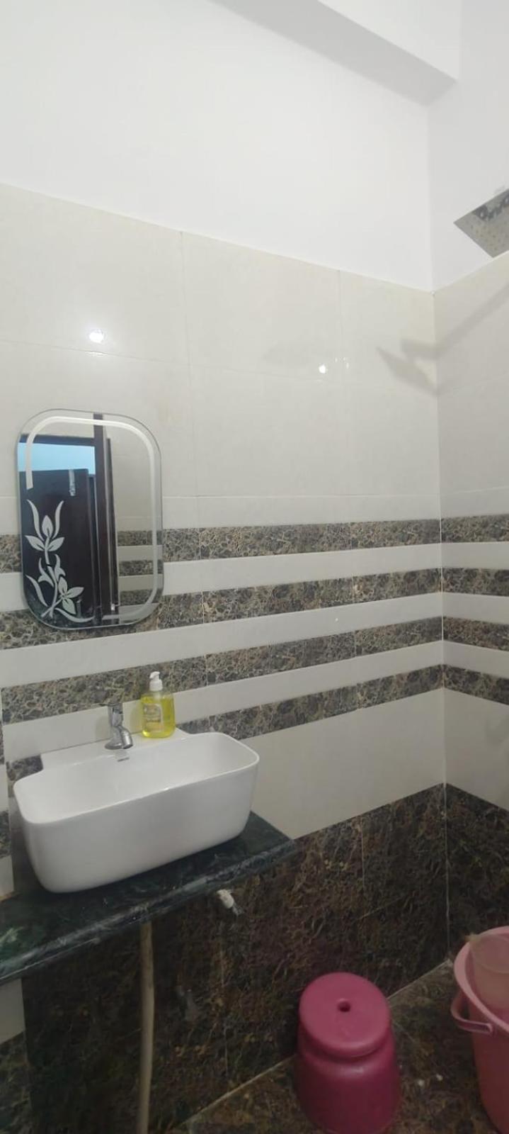 Jpm Guest House Váránaszi Kültér fotó