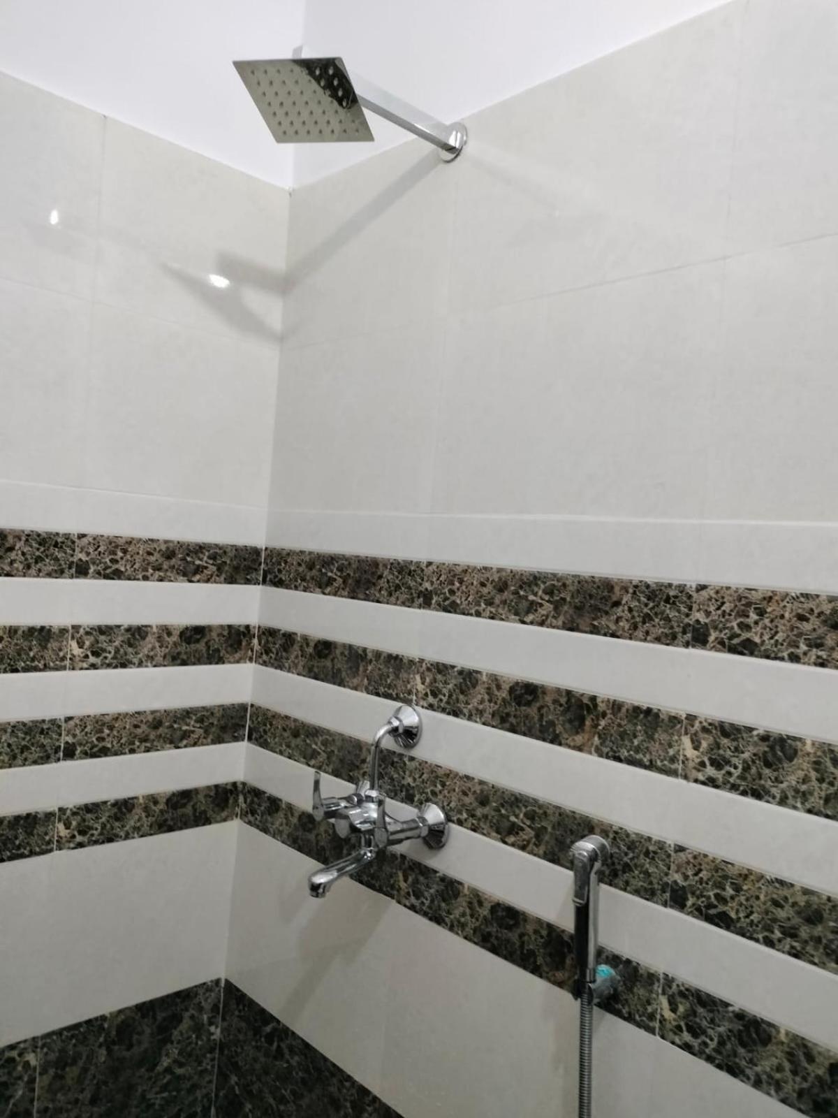 Jpm Guest House Váránaszi Kültér fotó